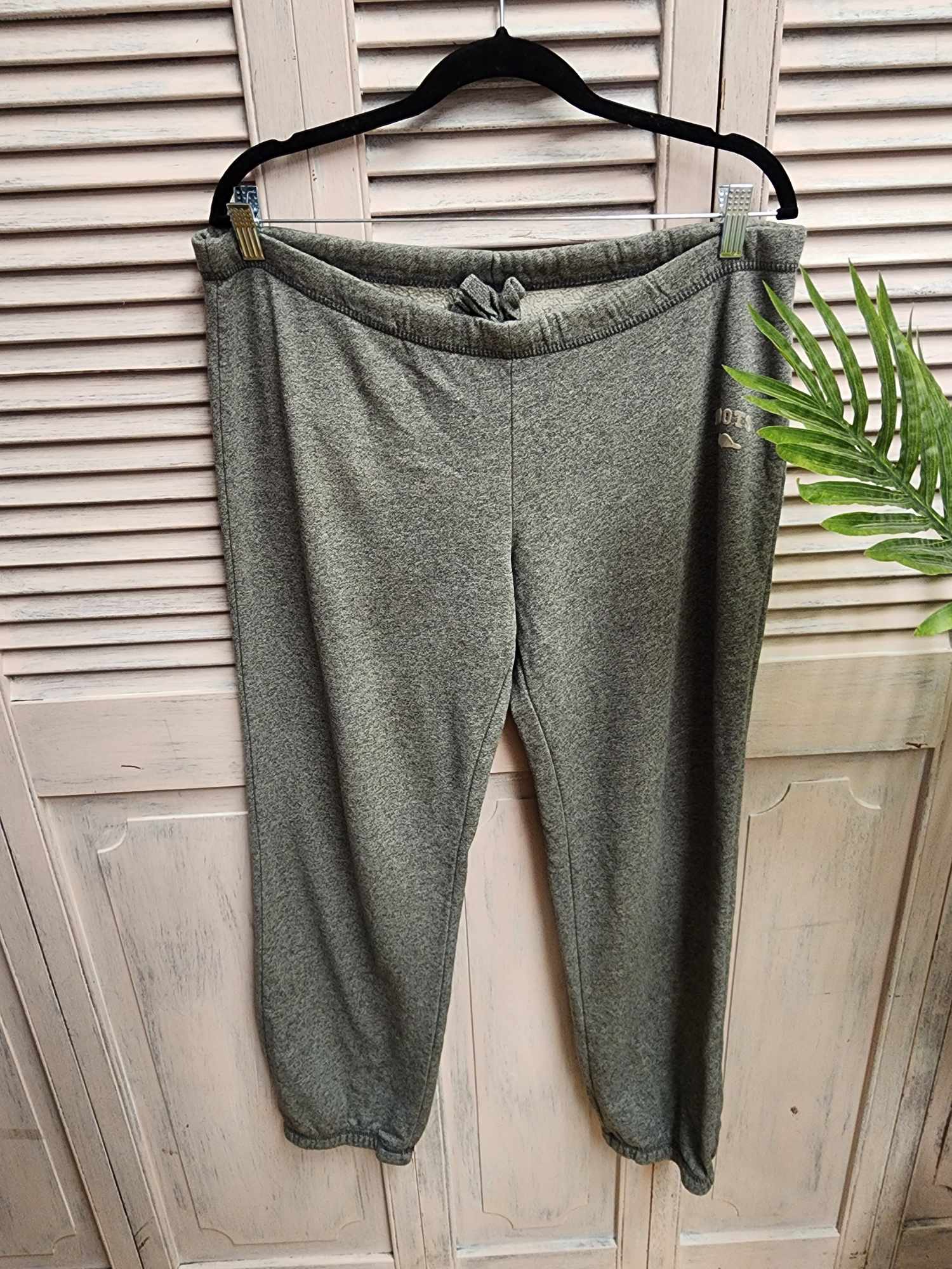 Roots track online pants