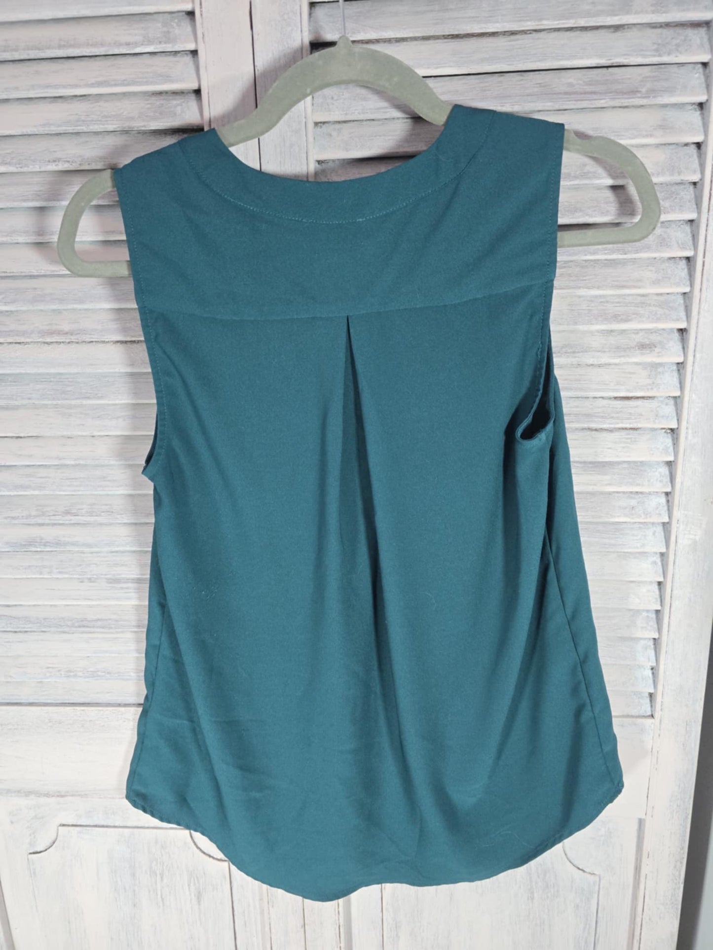 Mattaian Sleeveless Blouse