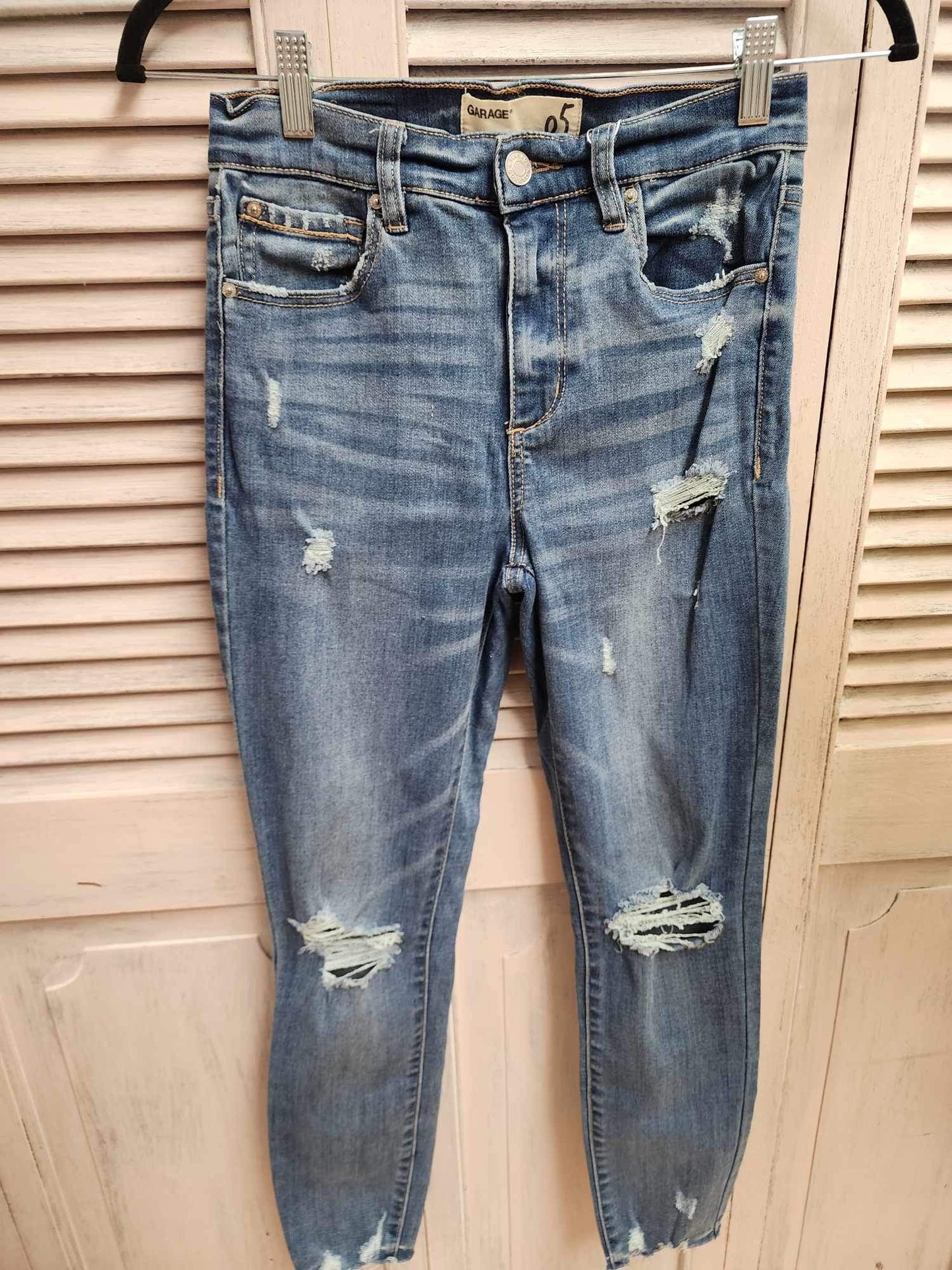 Garage Distressed Jeans