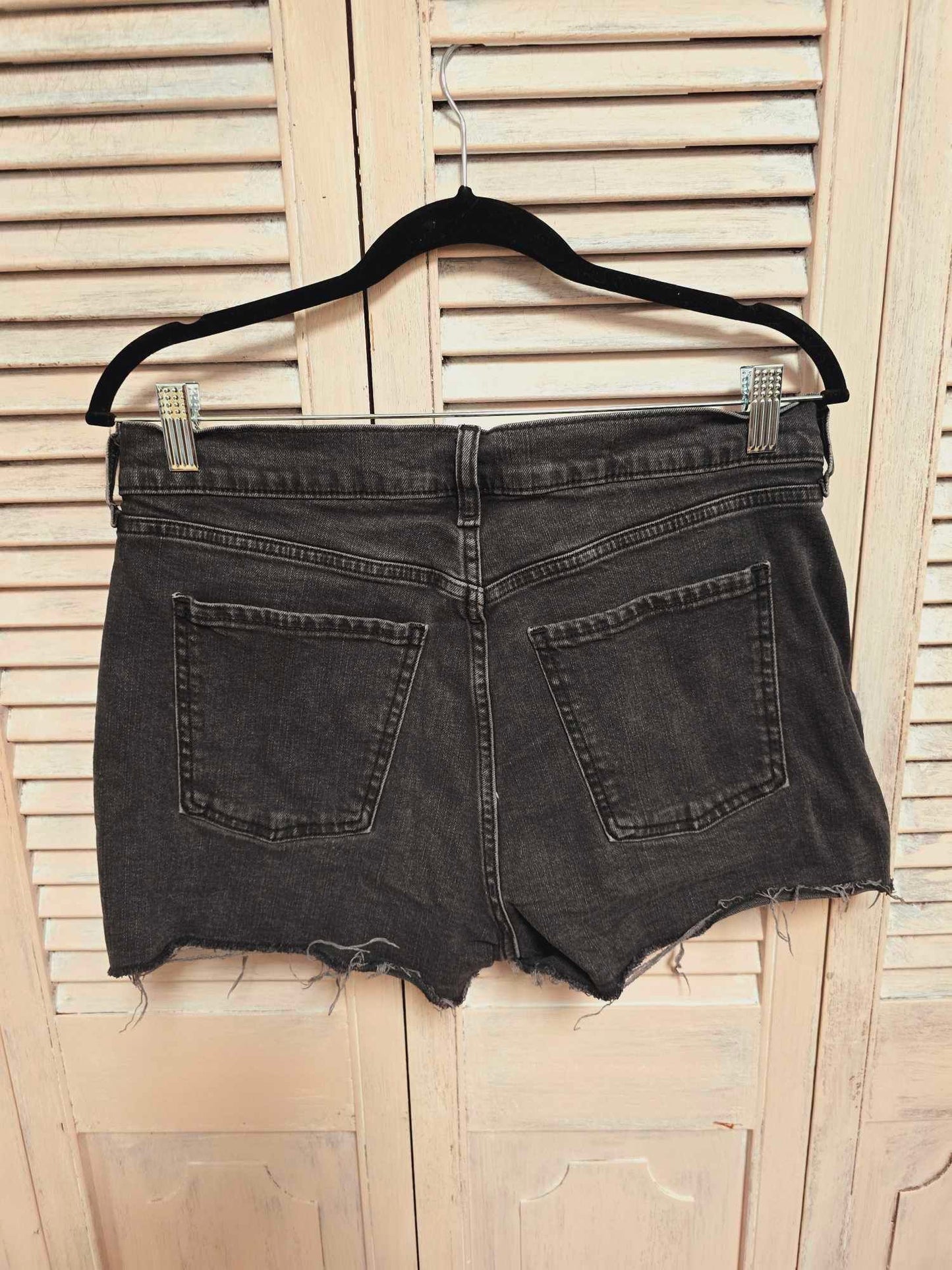 Old Navy Mid- Rise Boyfriend Shorts