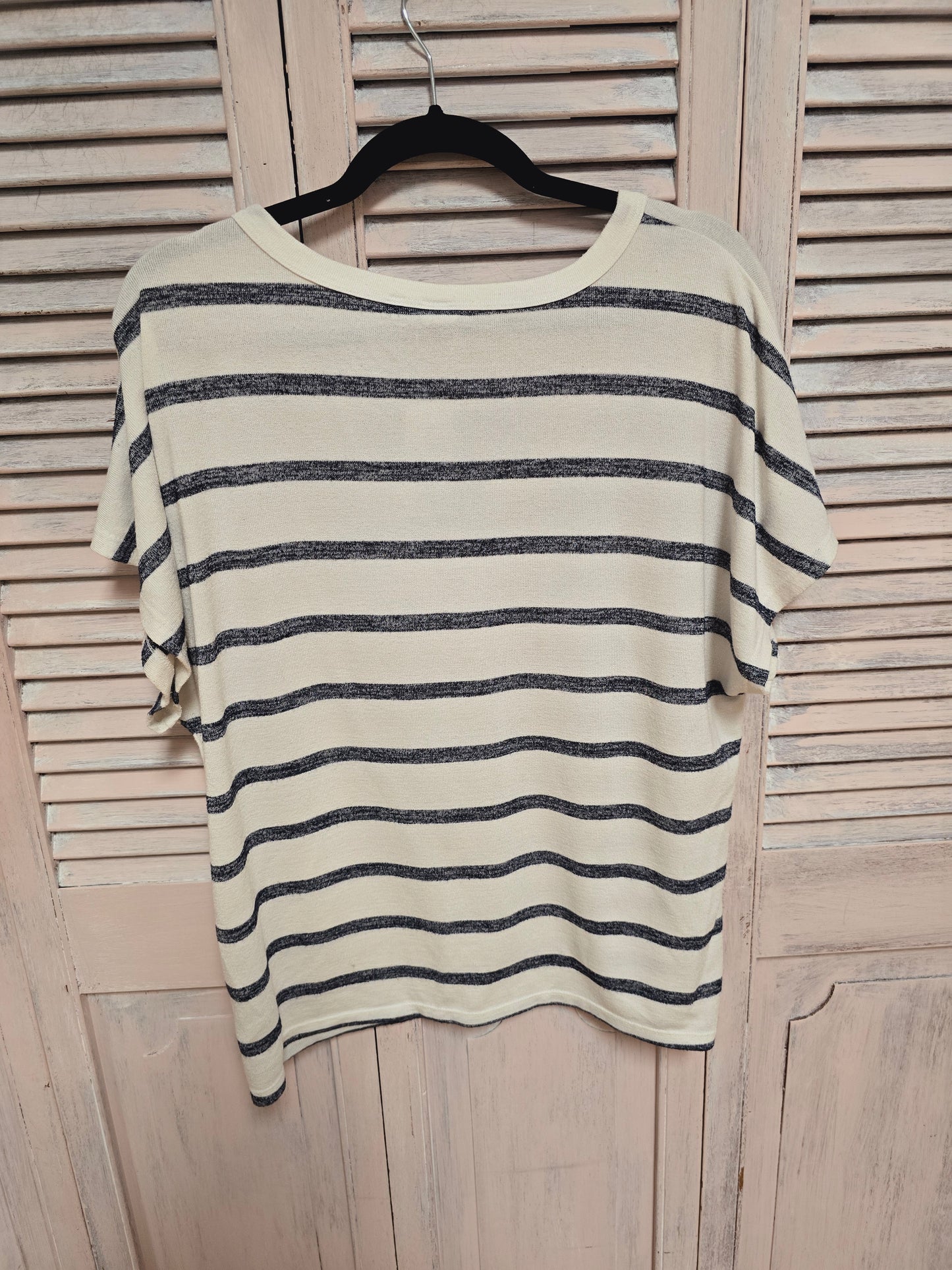 Gap Scoop Neck Tee